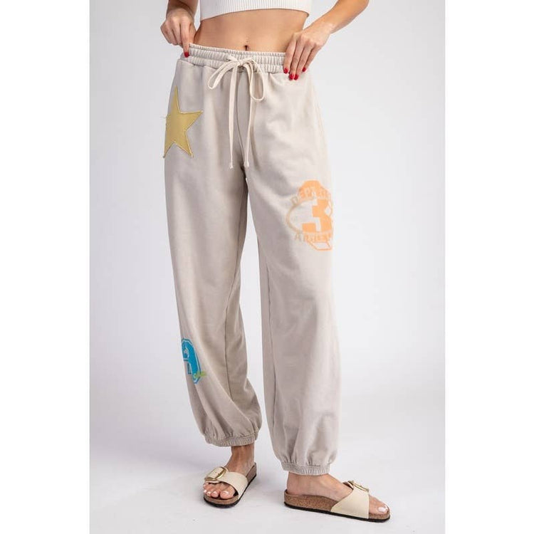 STYLE USA - MINERAL WASHED STAR PATCH PANTS: BONE / S