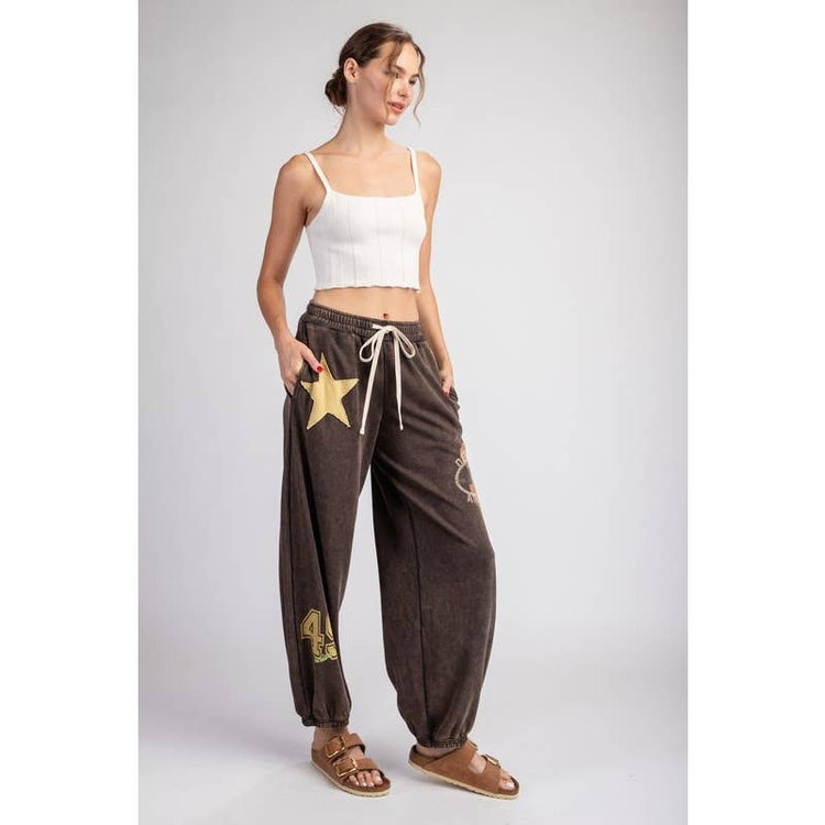 STYLE USA - MINERAL WASHED STAR PATCH PANTS: BONE / S